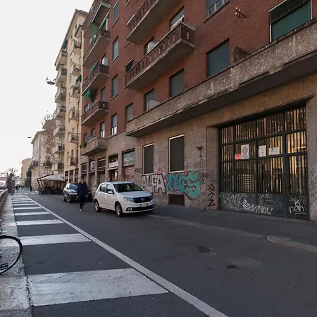 Intimate With Balcony In Navigli Area Daire