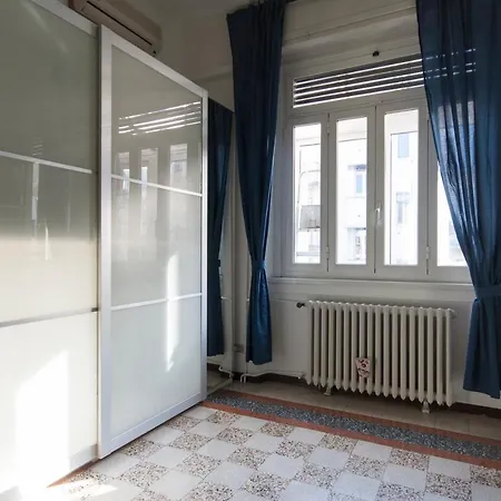 Intimate With Balcony In Navigli Area * Milano