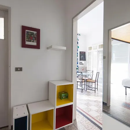 Intimate With Balcony In Navigli Area Daire *