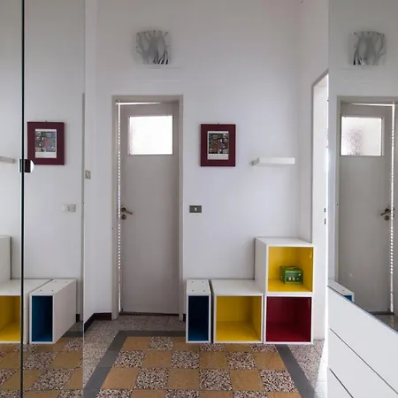 Intimate With Balcony In Navigli Area