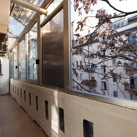 Intimate With Balcony In Navigli Area Daire *