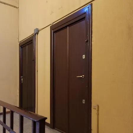 Intimate With Balcony In Navigli Area * Milano